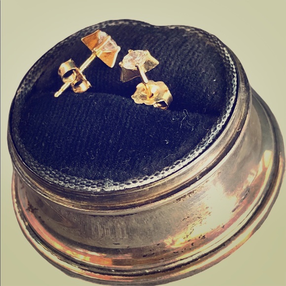 14KT Yellow Gold Retro Stud Earrings - Picture 2 of 3